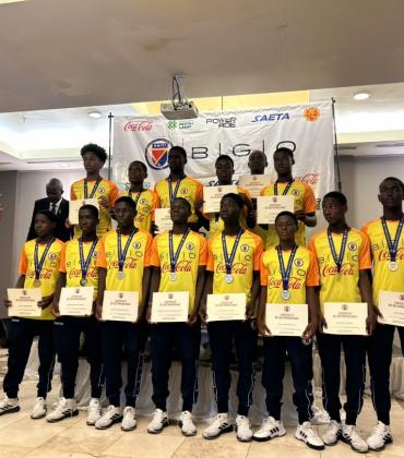 Les champions haïtiens U14 présentés à Port-au-Prince après leur sacre face à la Jamaïque