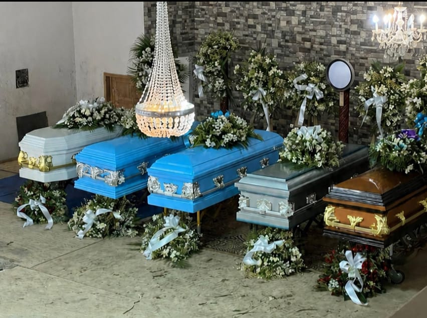 Une nouvelle cérémonie funéraire en hommage à cinq des victimes
