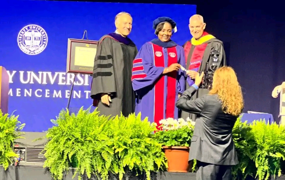 Sandra Paulemon obtient son doctorat à Liberty University 