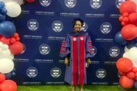 Sandra Paulemon obtient son doctorat à Liberty University 