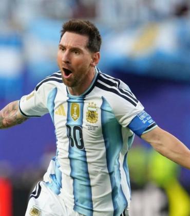 Lionel Messi signe son premier triplé en Mondial